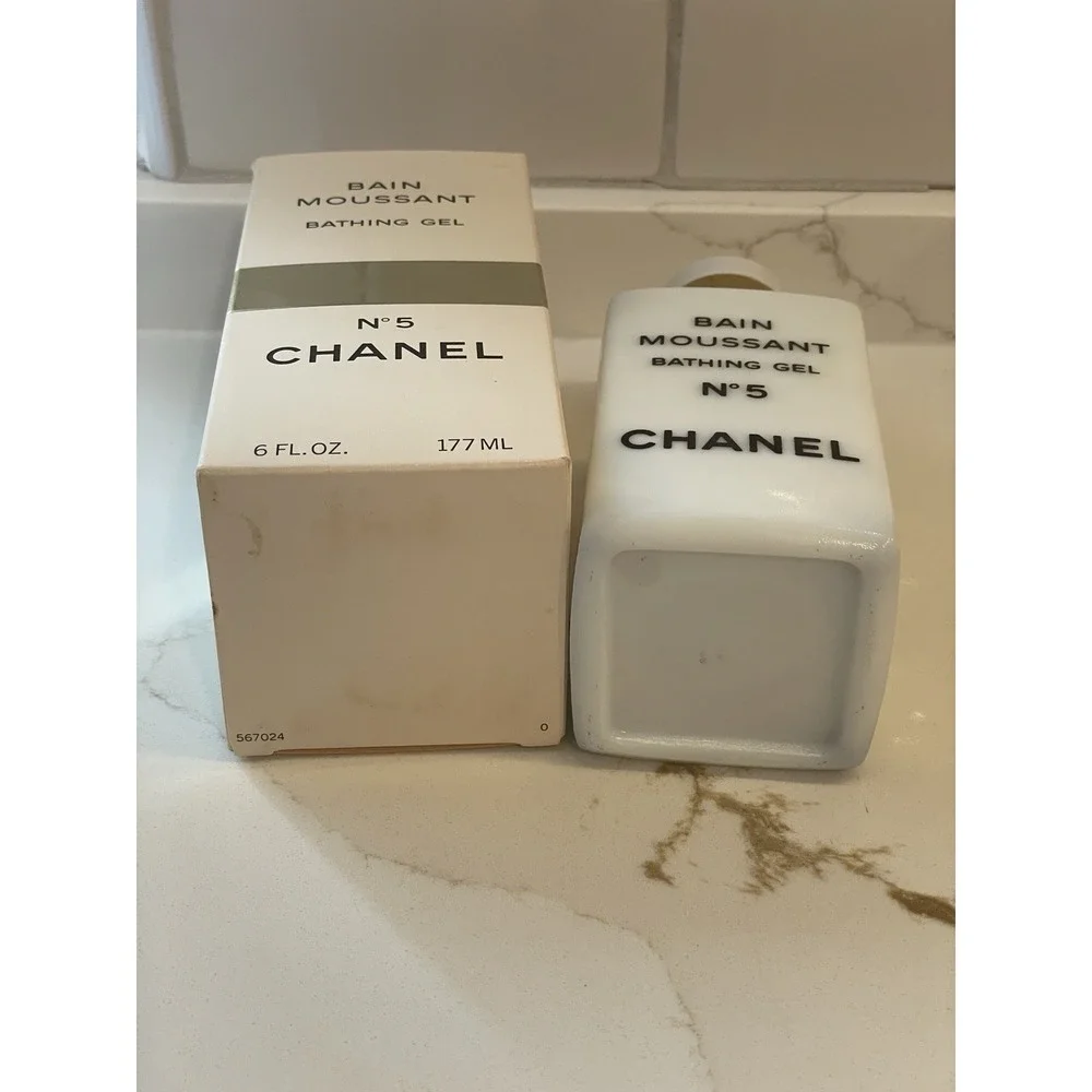 Vintage Chanel‎ No 5 Bathing Gel Perfumed 6 fl oz Milk Glass Bottle Full Box